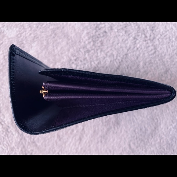 AUTHENTIC LOUIS VUITTON EPI BLACK LONG WALLET - Picture 4 of 10